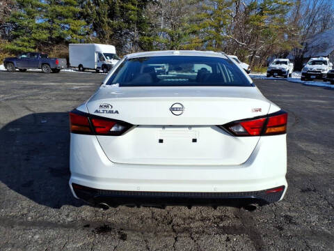 2024 Nissan Altima 2.5 SR