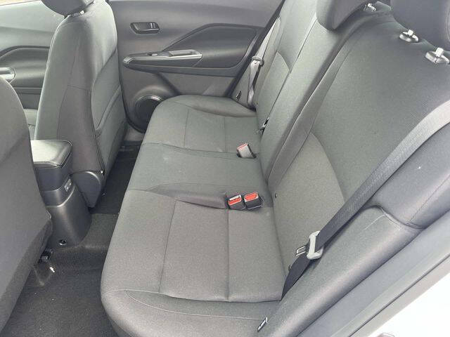 2025 Nissan KICKS PLAY Base - Photo 16