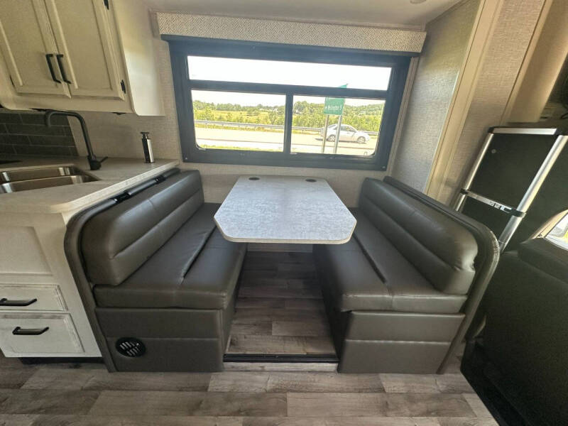 2023 Jayco Redhawk