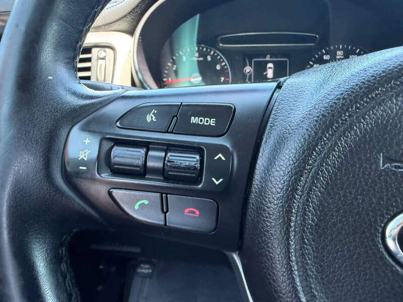 2017 Kia Sorento LX