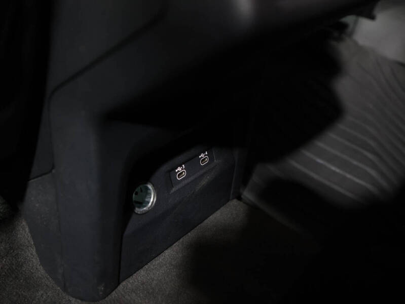 2021 Audi e-tron quattro Premium