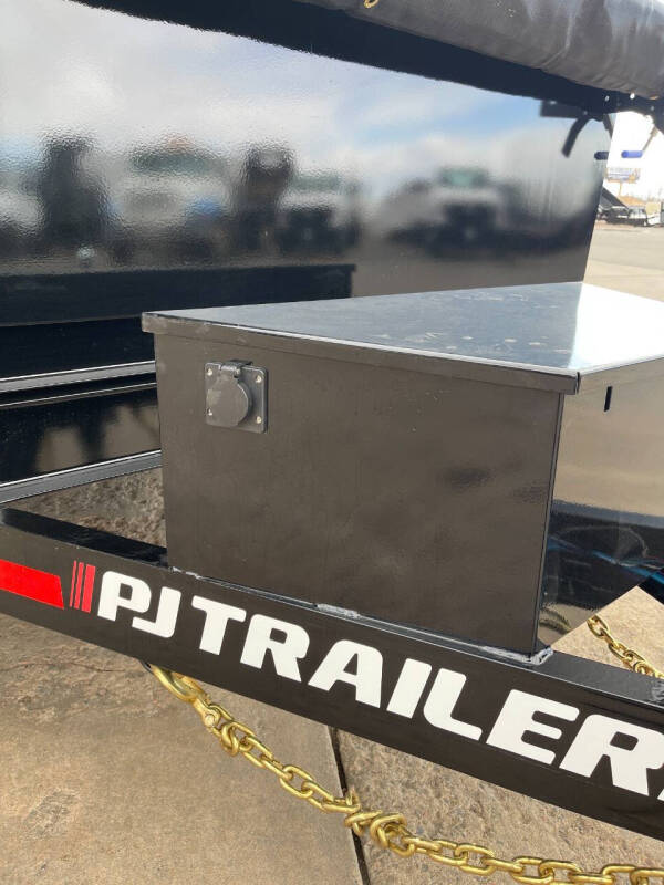 2025 PJ Trailers D7