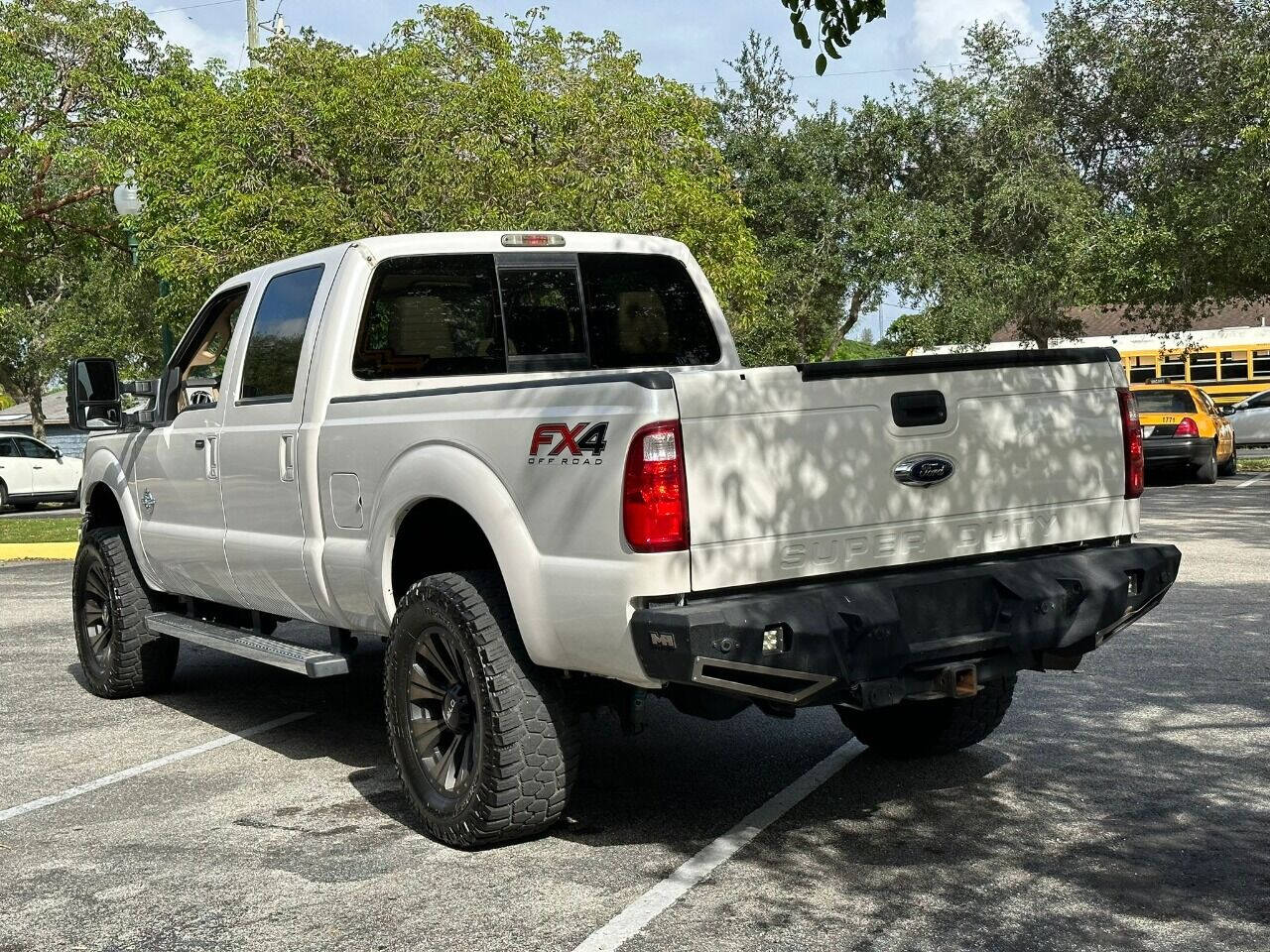 2015 FORD F-350 Pickup - $29,995