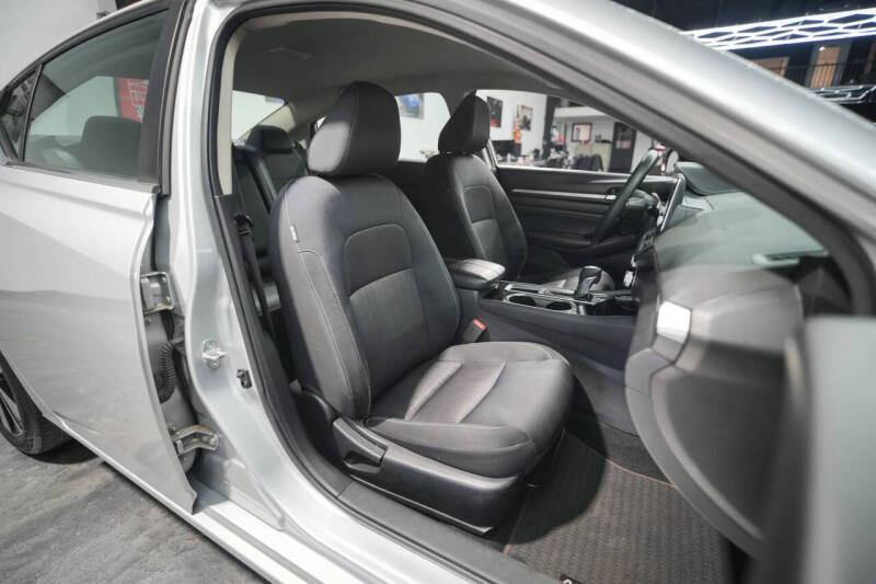 2021 Nissan Altima 2.5 SV