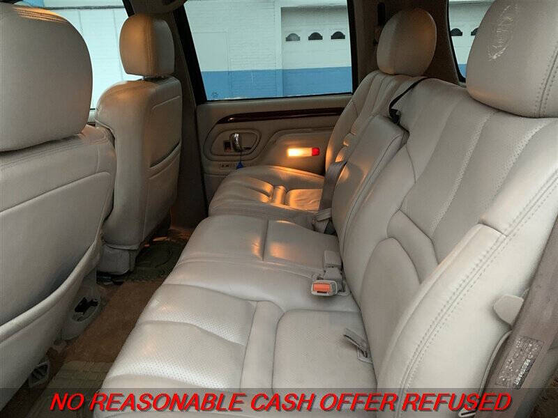 2000 Cadillac Escalade