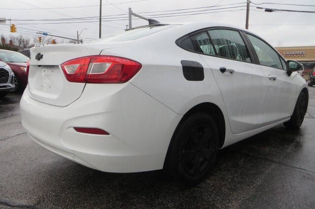 2017 Chevrolet Cruze LS photo 24