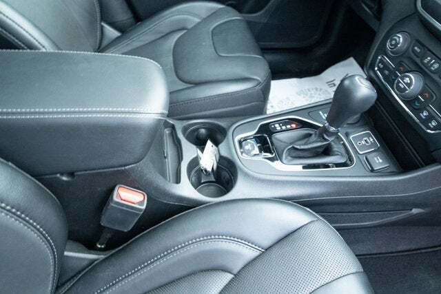 2023 Jeep Cherokee Altitude Lux