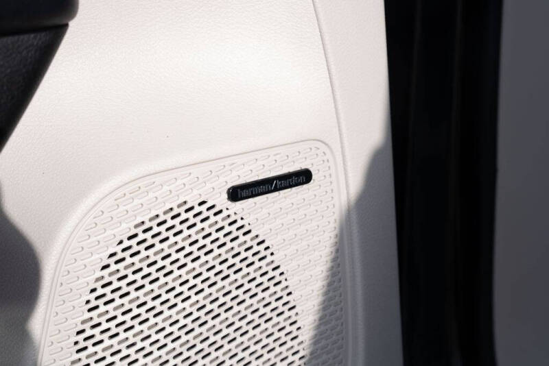 2018 Chrysler Pacifica Hybrid Limited