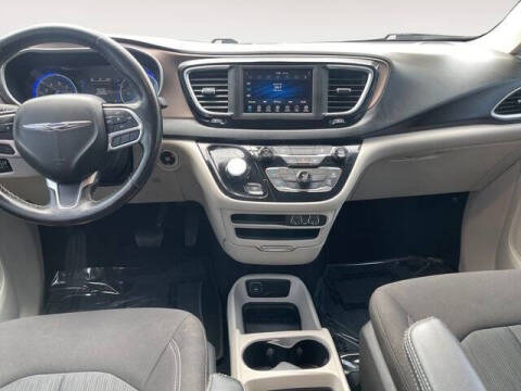 2021 Chrysler Voyager LX