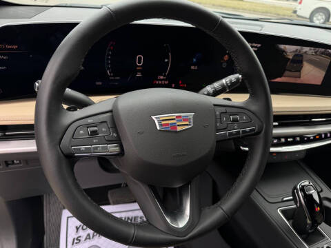 2025 Cadillac XT4 Premium Luxury