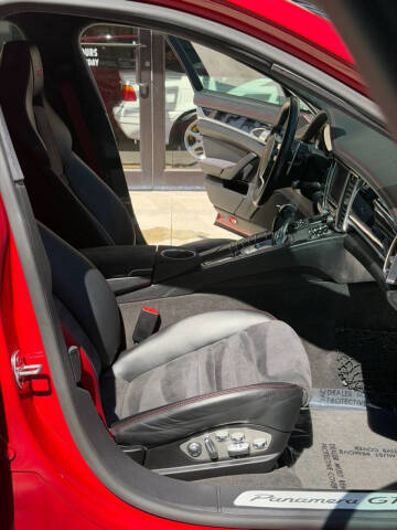 2013 Porsche Panamera GTS
