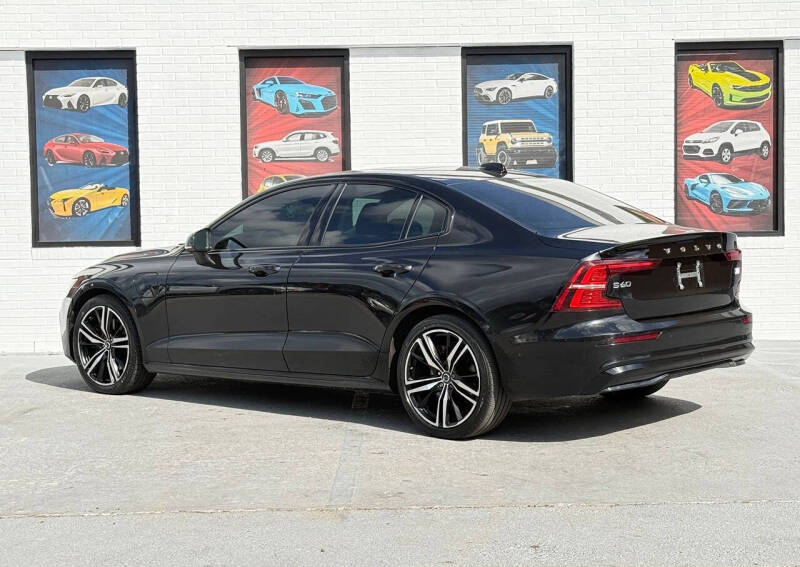 2024 Volvo S60 Recharge T8 Plus Dark Theme