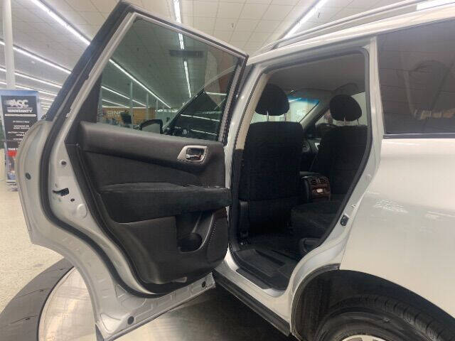 2016 Nissan Pathfinder SL