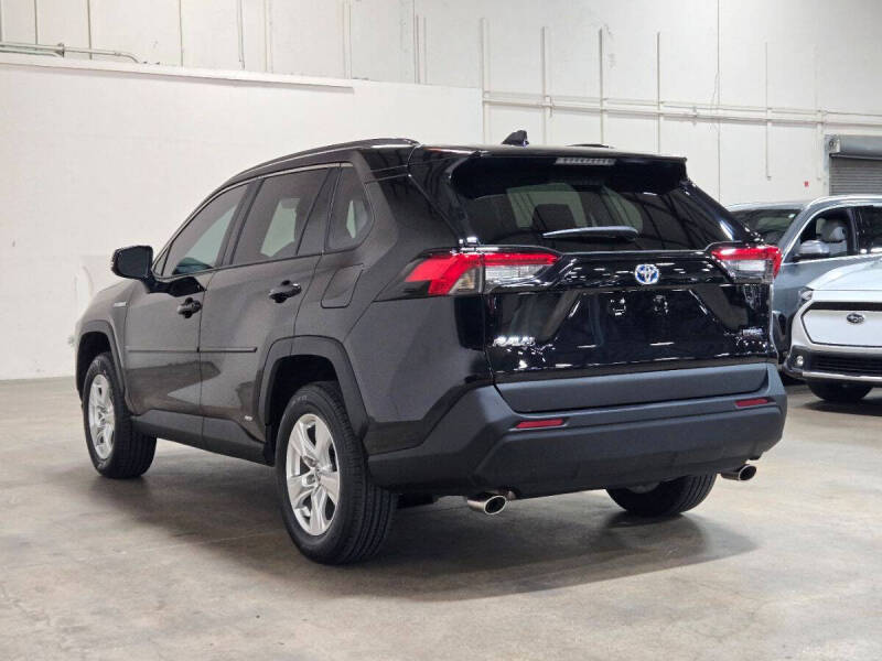 2021 Toyota RAV4 Hybrid XLE