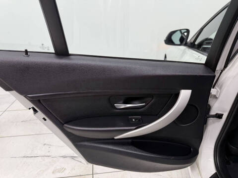 2014 BMW 3 Series 320i