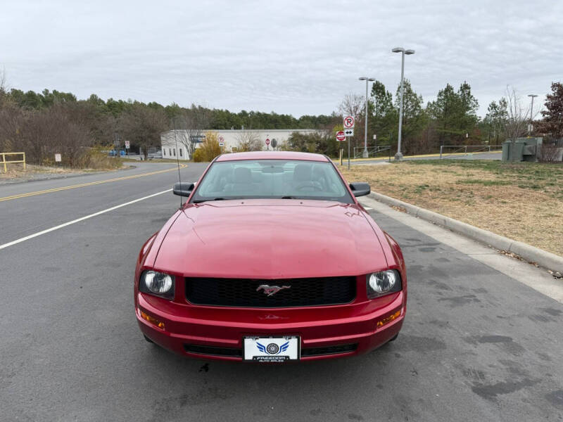 2005 Ford Mustang V6 Deluxe