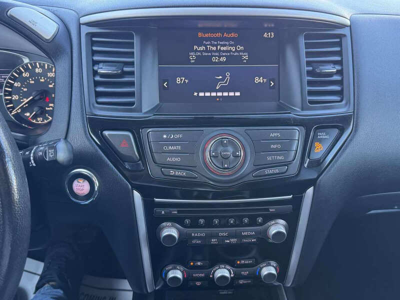 2019 Nissan Pathfinder SV