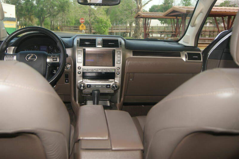 2018 Lexus GX Base photo 3