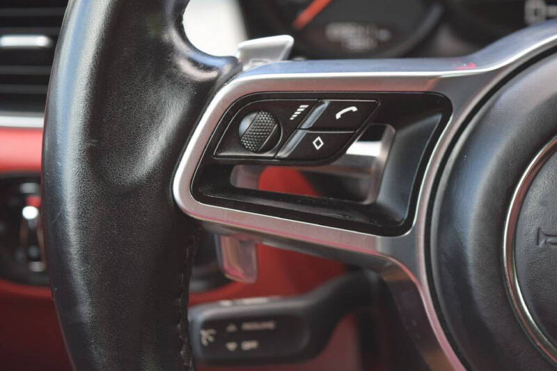 2015 Porsche Macan Turbo