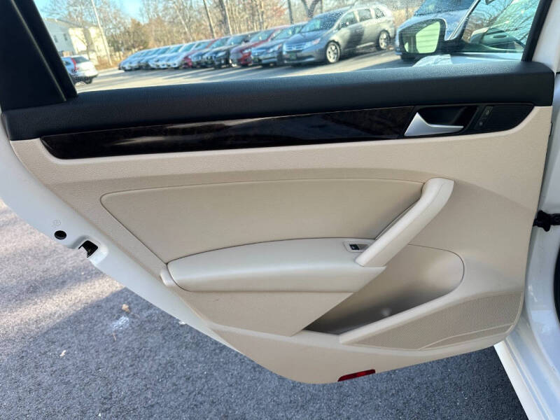 2015 Volkswagen Passat 1.8T SEL Premium