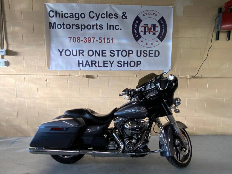 2014 Harley-Davidson FLHXS STREET GLIDE S  for sale at CHICAGO CYCLES & MOTORSPORTS INC. in Batavia IL
