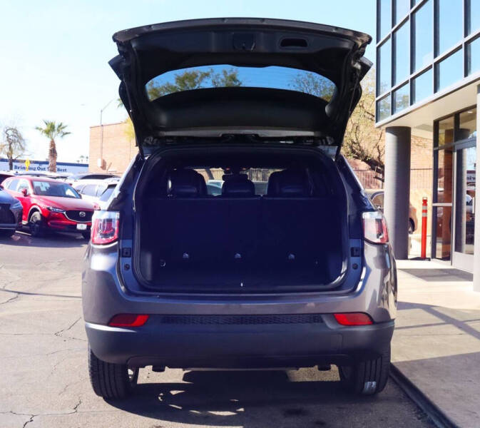 2023 Jeep Compass Latitude Lux