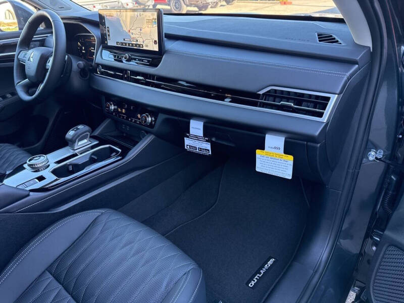 2025 Mitsubishi Outlander SEL