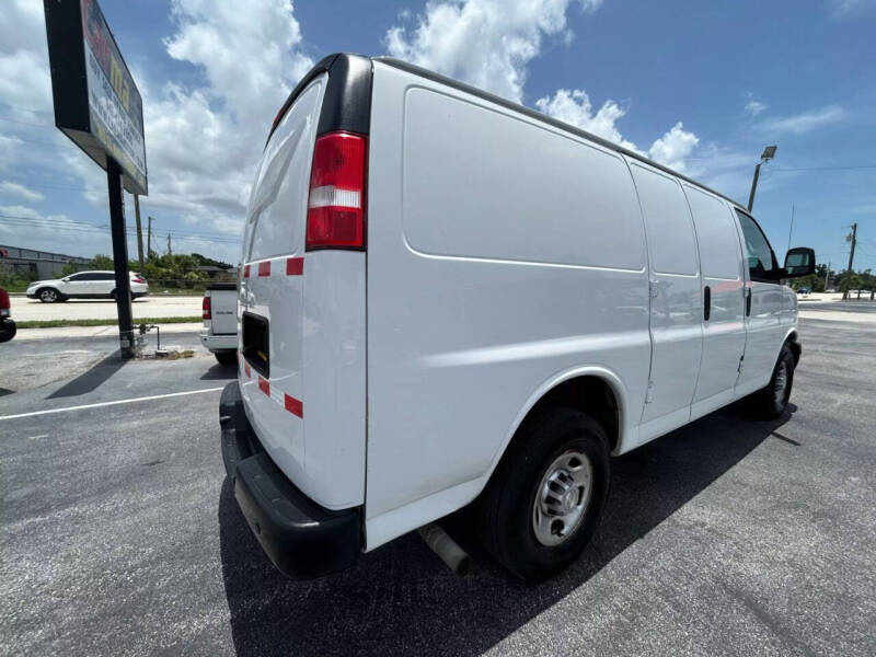 2021 Chevrolet Express 2500