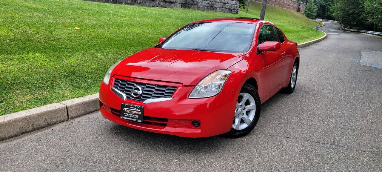 red nissan altima 2008