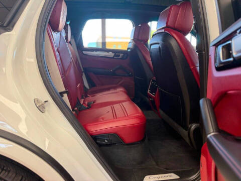 2023 Porsche Cayenne