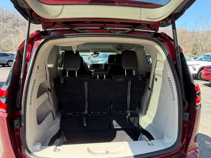 2023 Chrysler Pacifica Touring L
