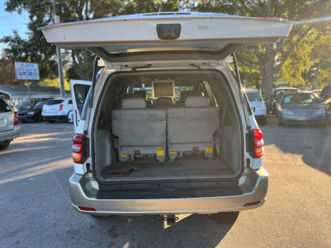 2004 Toyota Sequoia SR5