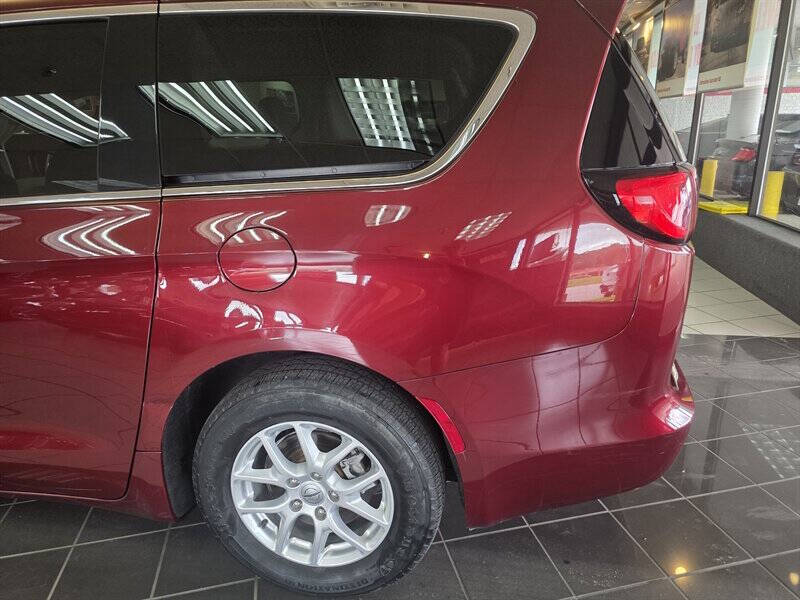 2021 Chrysler Voyager LX