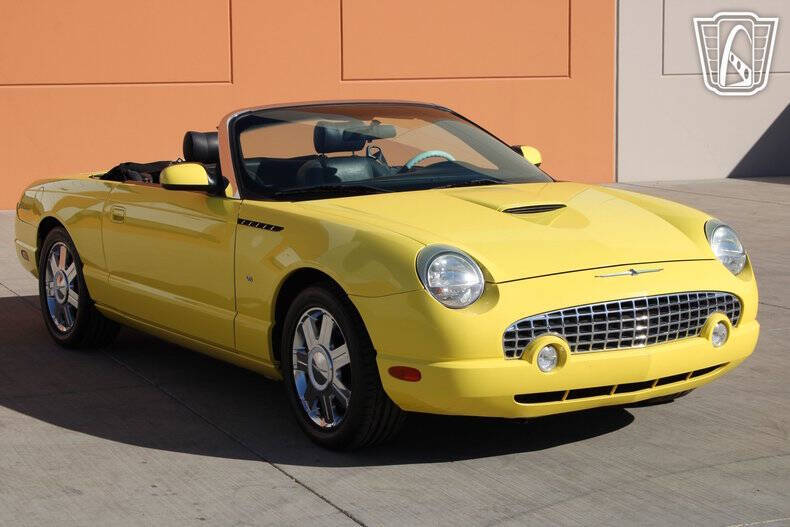 2004 Ford Thunderbird Deluxe
