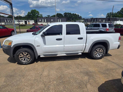 2006 Mitsubishi Raider Duro Cross V8