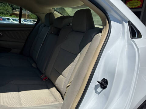 2017 Ford Taurus SEL