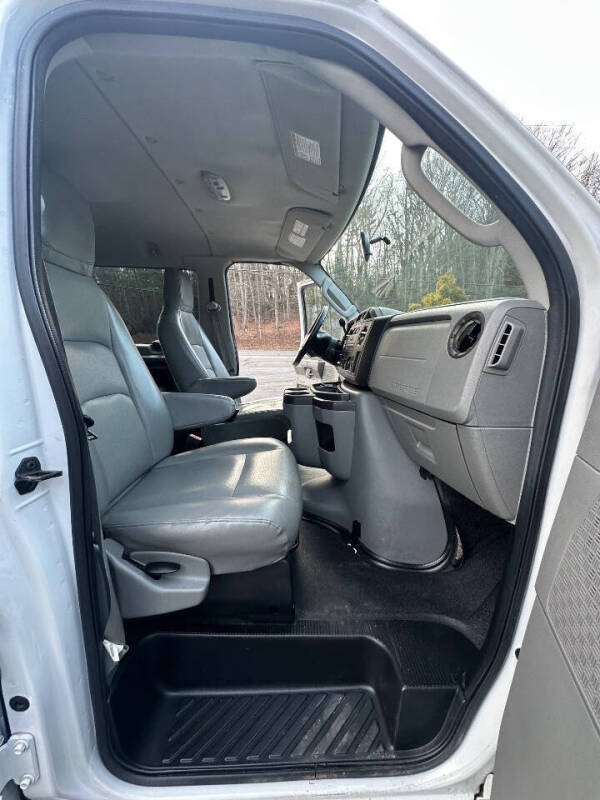 2009 Ford E-Series E-350 SD XL