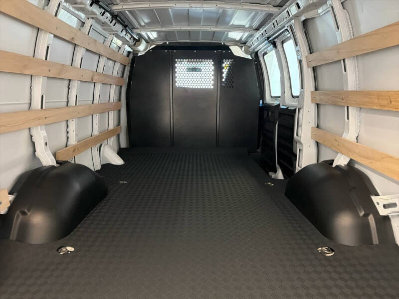 2024 Chevrolet Express 2500