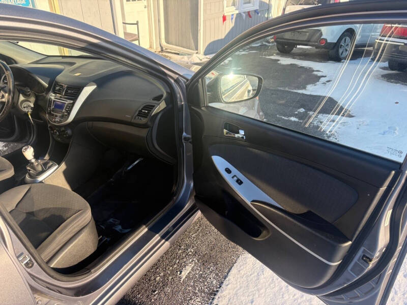 2014 Hyundai Accent SE