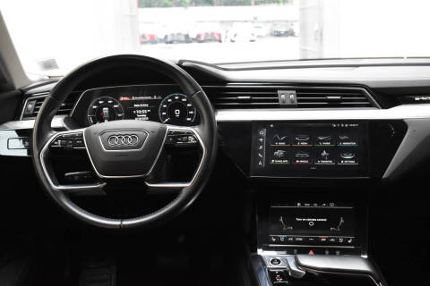 2021 Audi e-tron quattro Premium Plus