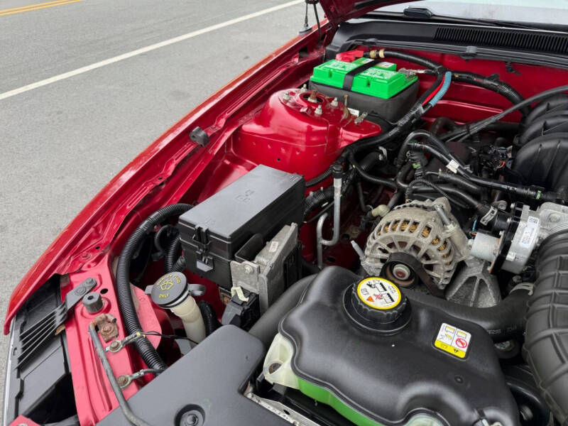 2005 Ford Mustang V6 Deluxe