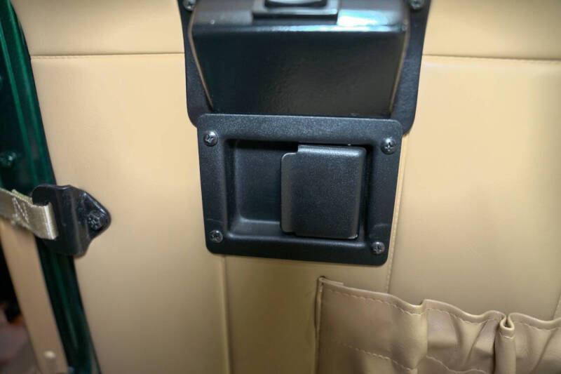 1998 AM General Hummer Hard Top