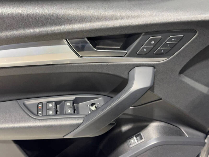 2020 Audi Q5 quattro Titanium Premium 45 TFSI