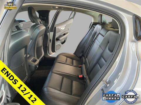 2024 Volvo S60 B5 Core Dark Theme