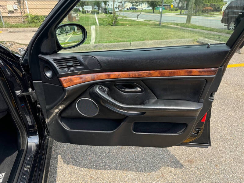 2000 BMW M5