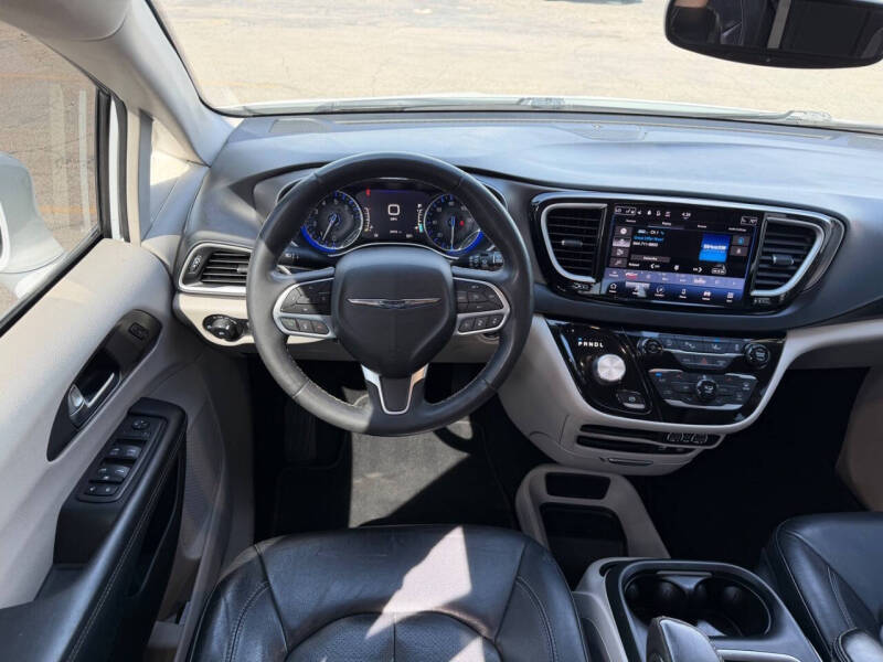 2022 Chrysler Pacifica Touring L