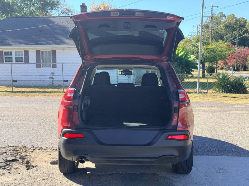 2016 Jeep Cherokee Sport