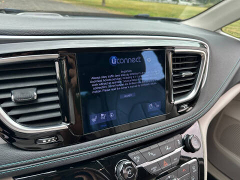 2017 Chrysler Pacifica Hybrid Platinum