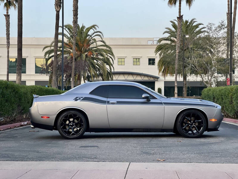 2016 Dodge Challenger R/T Plus