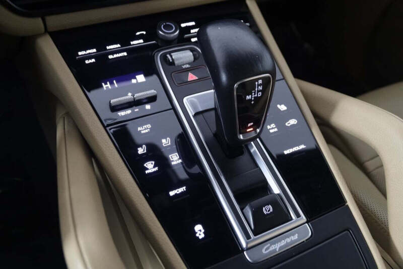 2022 Porsche Cayenne Platinum Edition